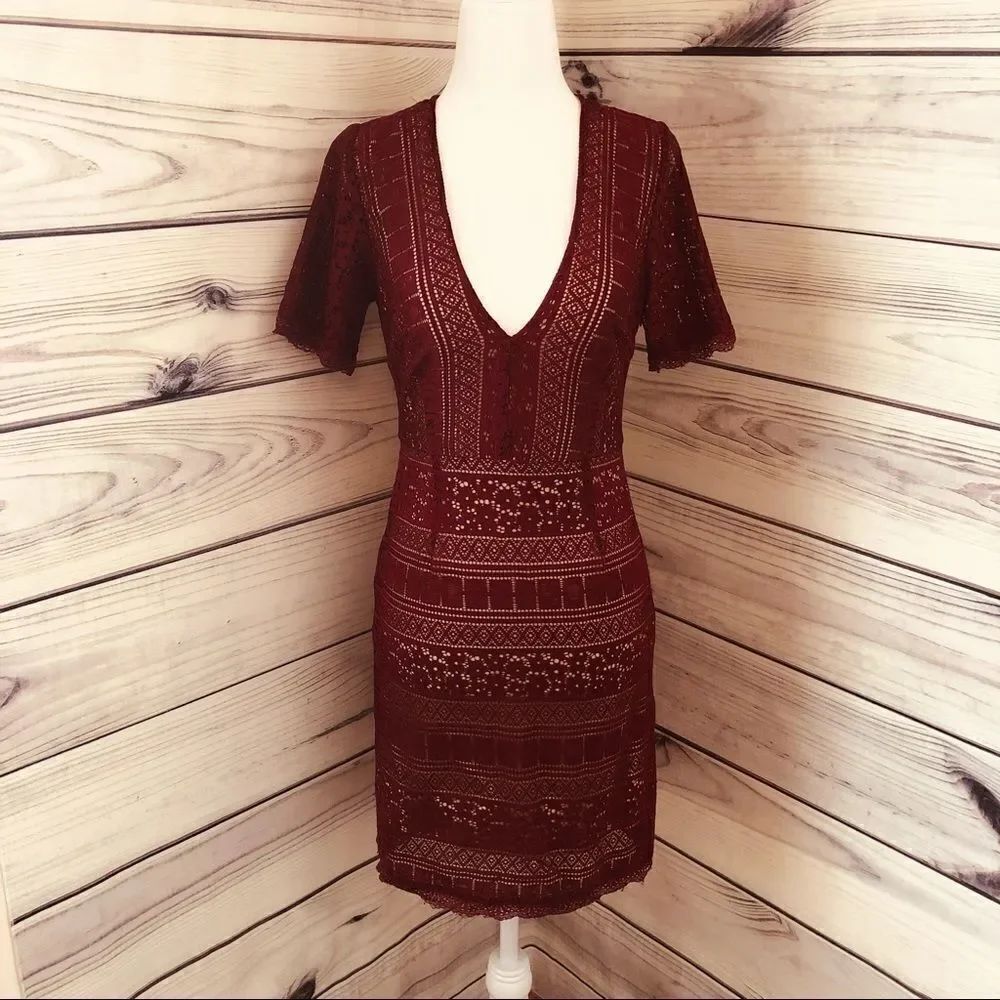 Forever 21 Burgundy Lace Short Sleeve Dress